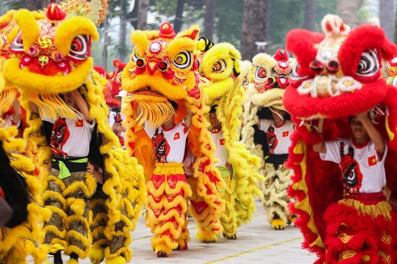 Mơ thấy múa lân đánh con gì để cuộc sống trở nên vui vẻ? 8 Chiêm bao thấy bố mình trong đoàn múa lân tất tay ngay con số 90-09 để gặp nhiều may mắn